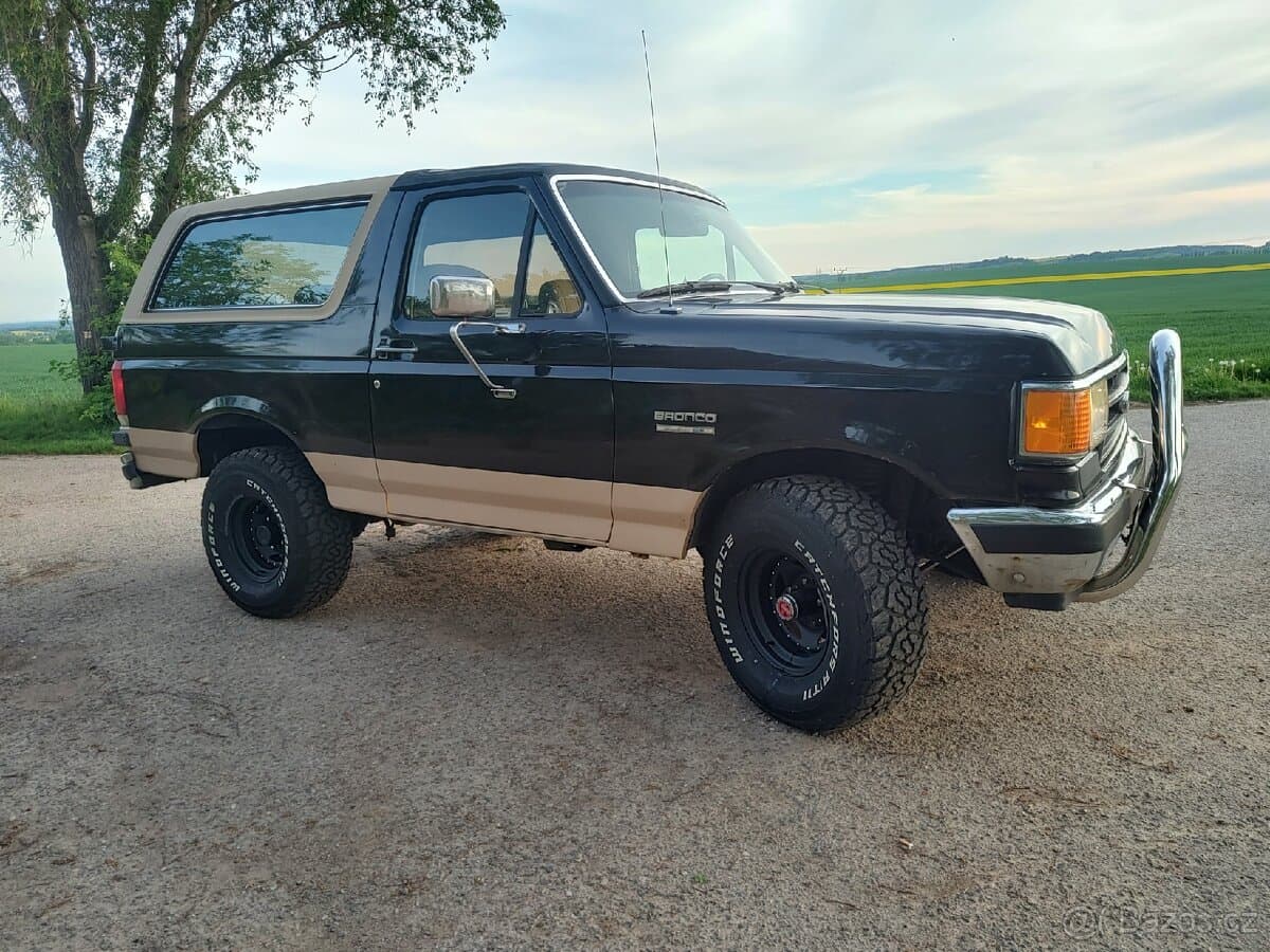 1990 Ford BRONCO - 7
