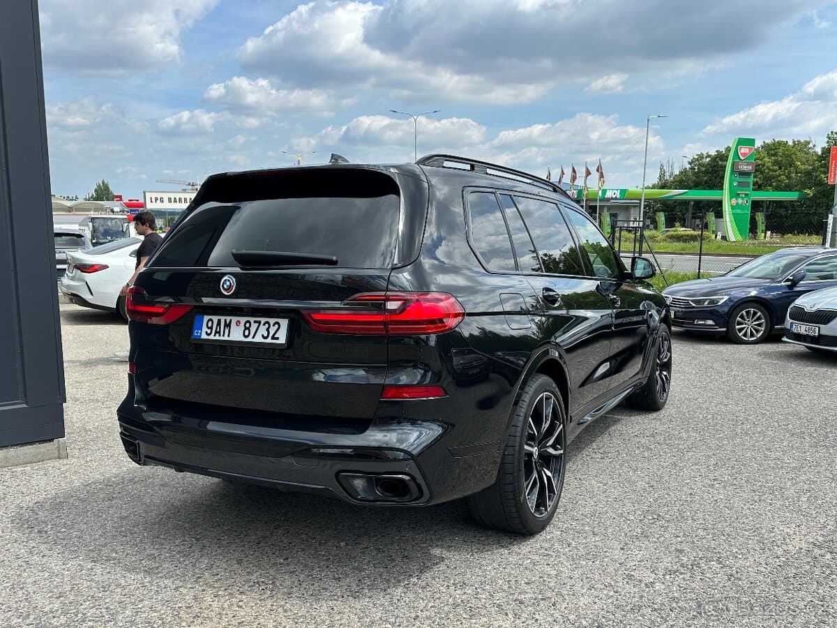 2022 BMW X7 - 7