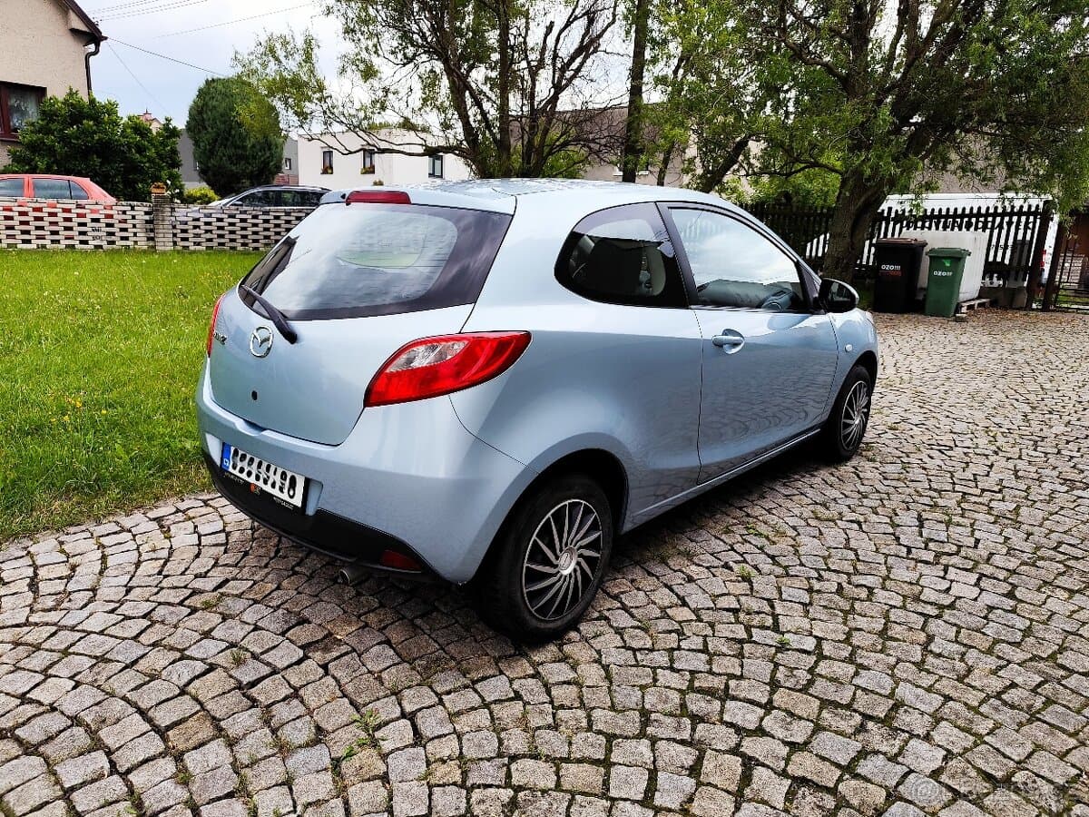 2011 Mazda 2 - 7