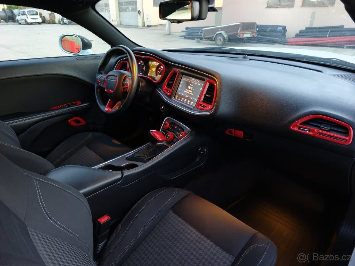 2016 Dodge CHALLENGER - 7