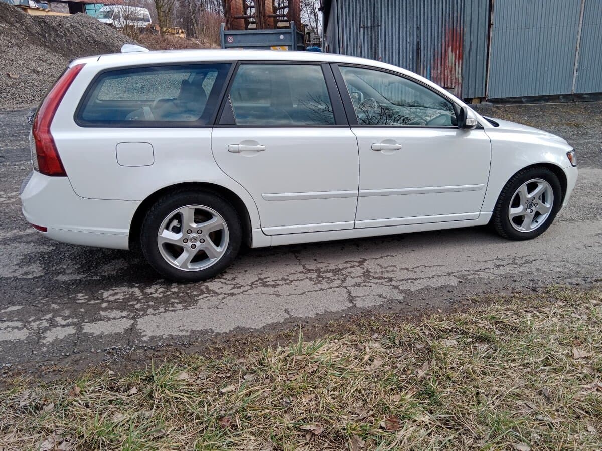 2011 Volvo V50 - 7