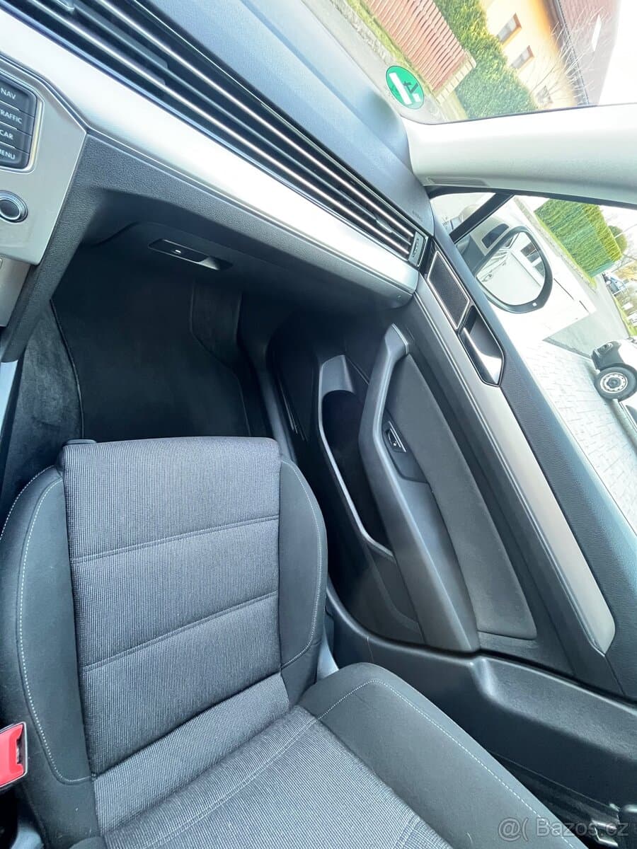 2016 Volkswagen PASSAT - 7