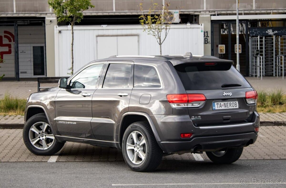 2015 Jeep CHEROKEE - 7