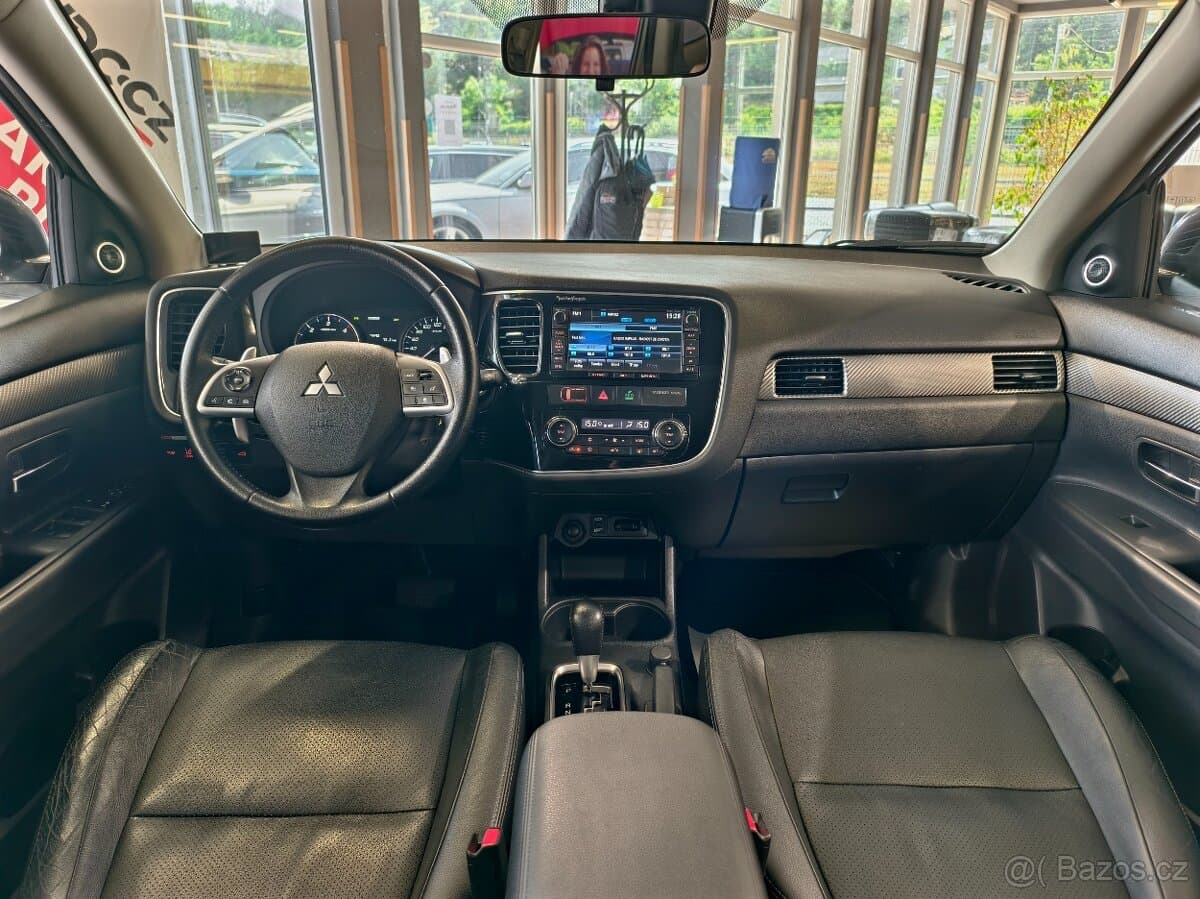 2012 Mitsubishi OUTLANDER - 7