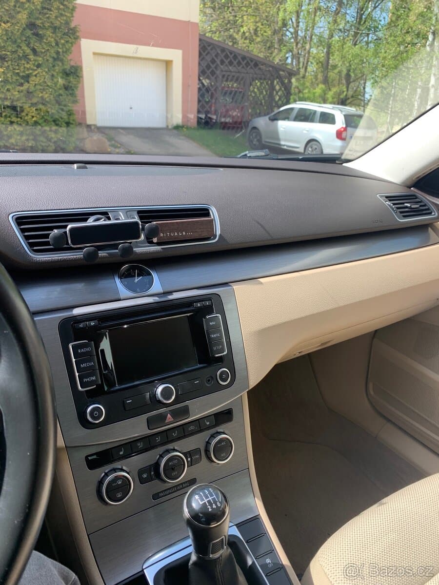 2014 Volkswagen PASSAT - 7
