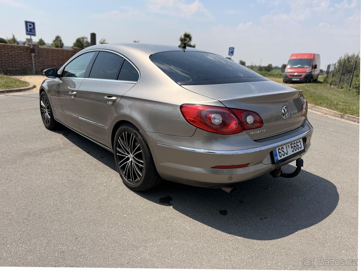 2010 Volkswagen PASSAT CC - 7