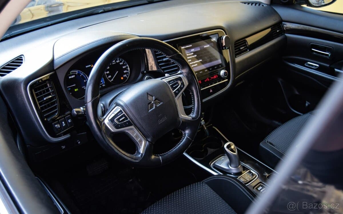 2019 Mitsubishi OUTLANDER - 7
