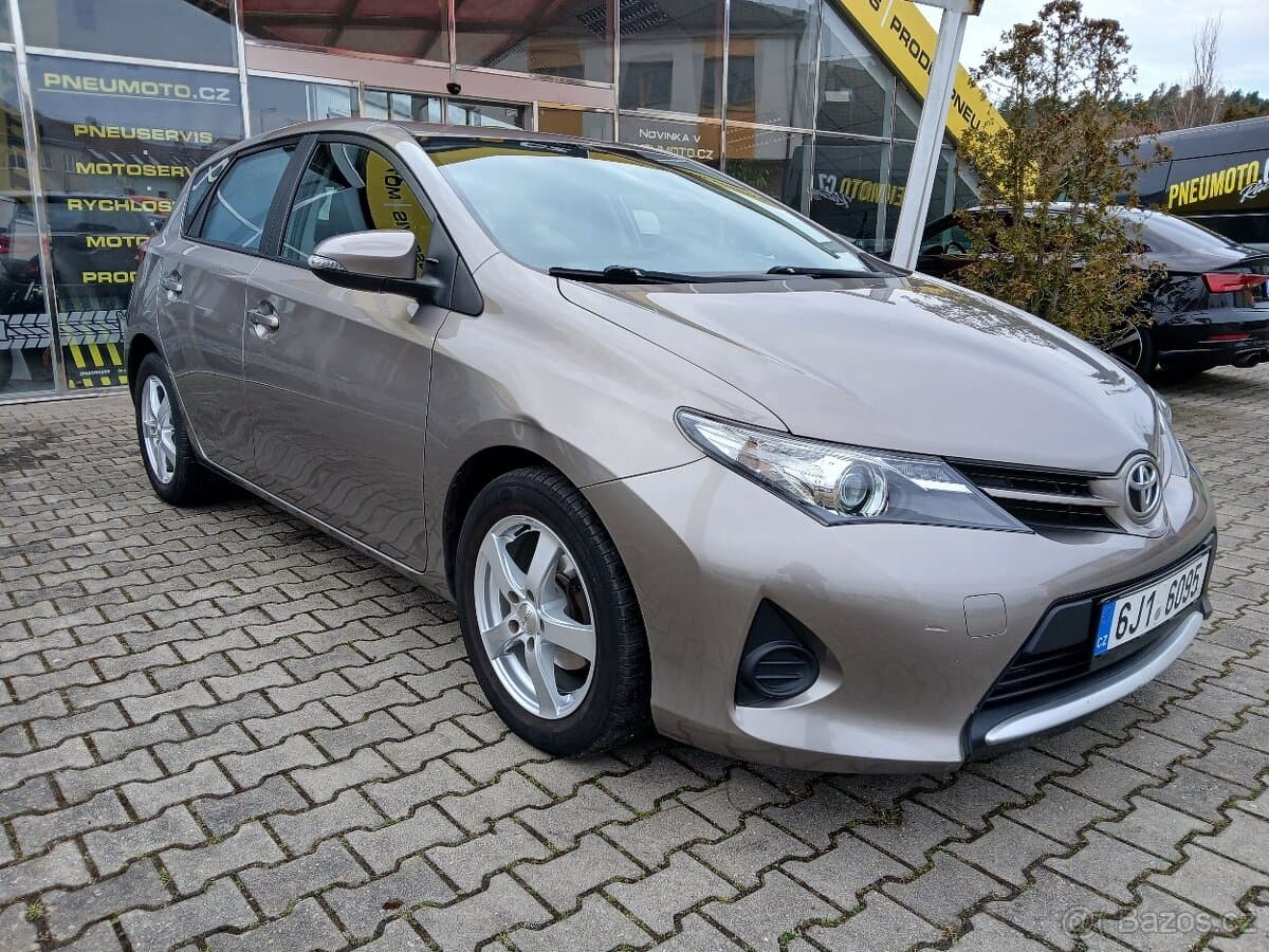2014 Toyota AURIS - 7