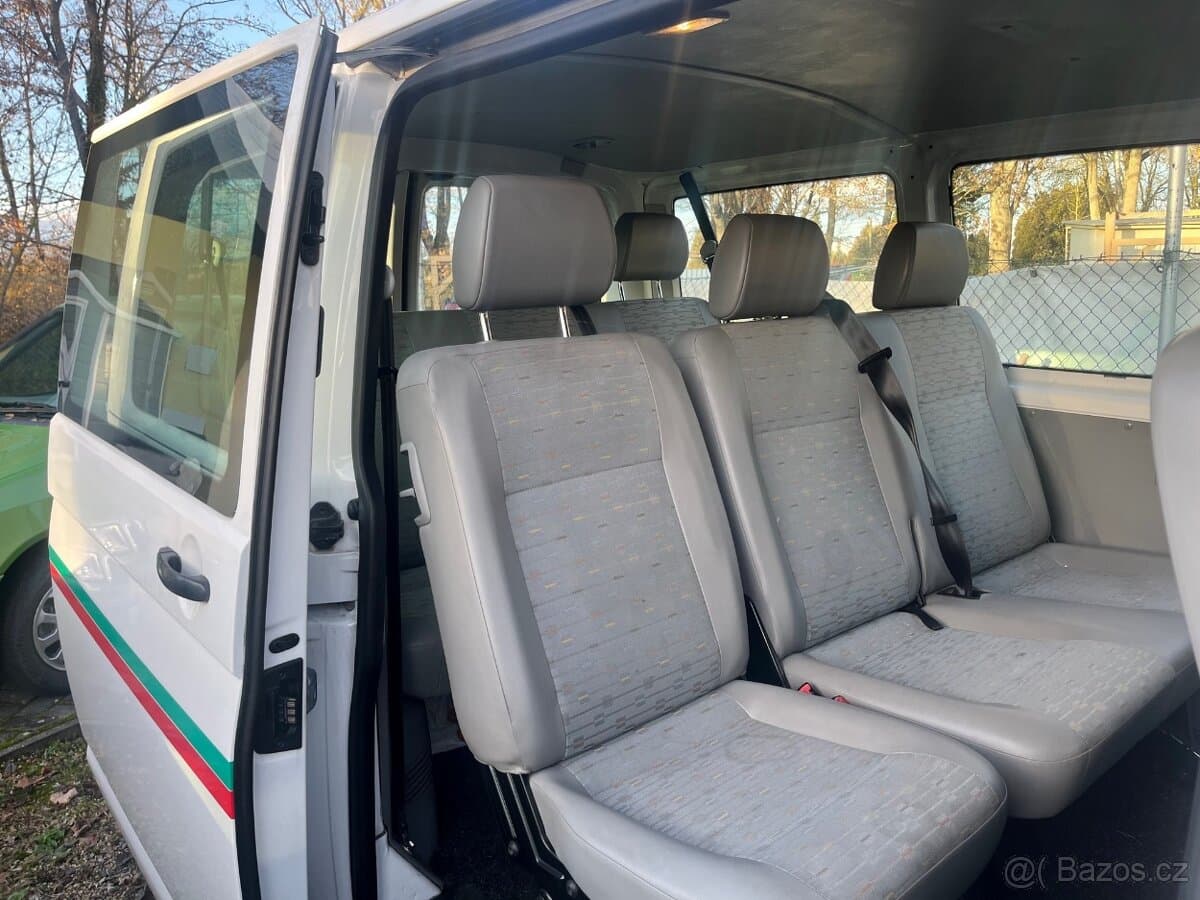 2011 Volkswagen TRANSPORTER - 7