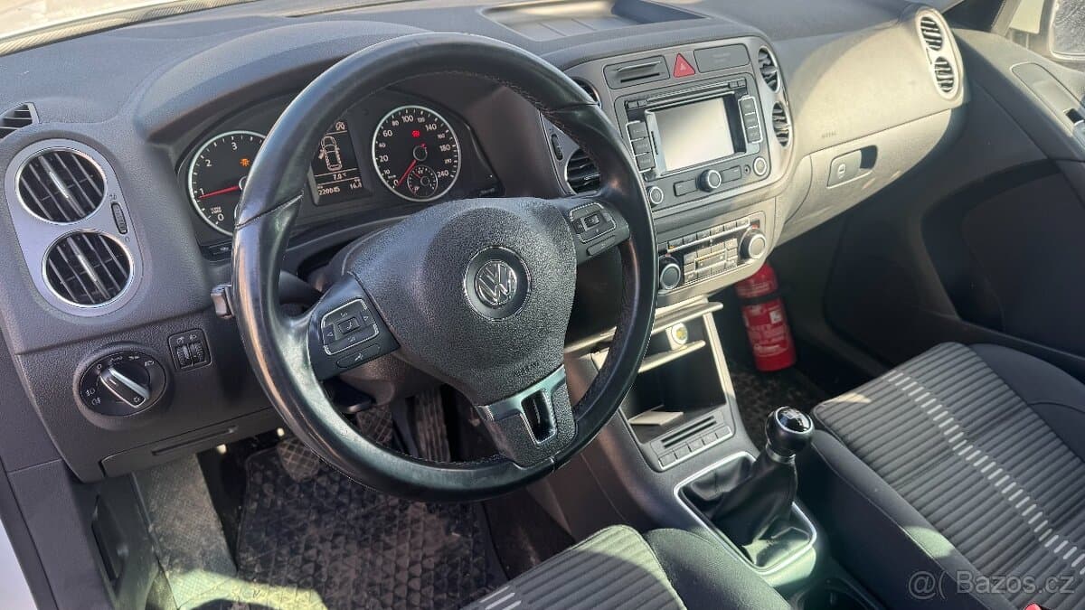 2011 Volkswagen TIGUAN - 7
