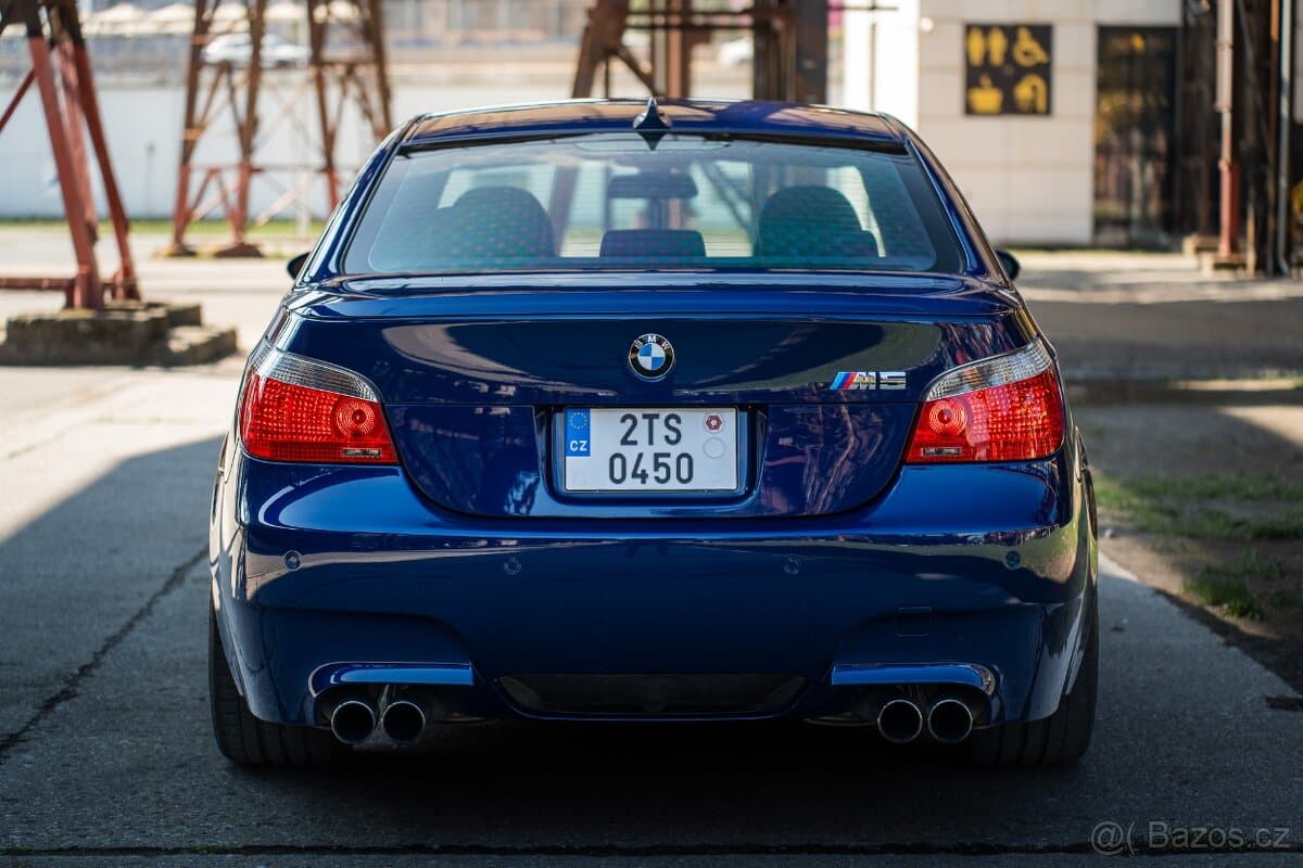 2005 BMW M5 - 7