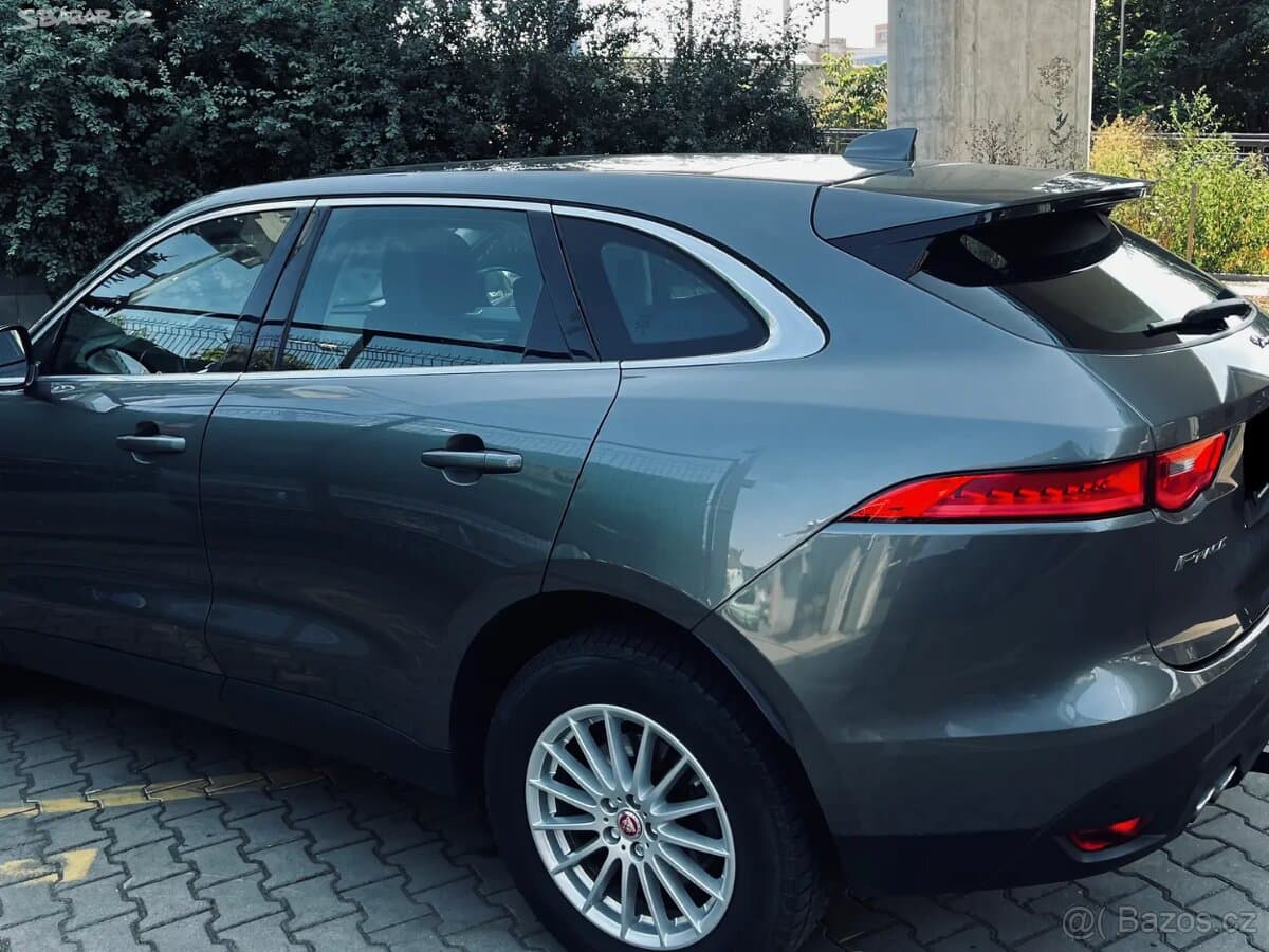 2019 Jaguar F-PACE - 7