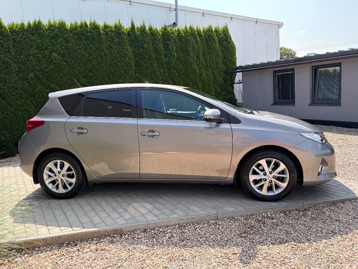 2014 Toyota AURIS - 7