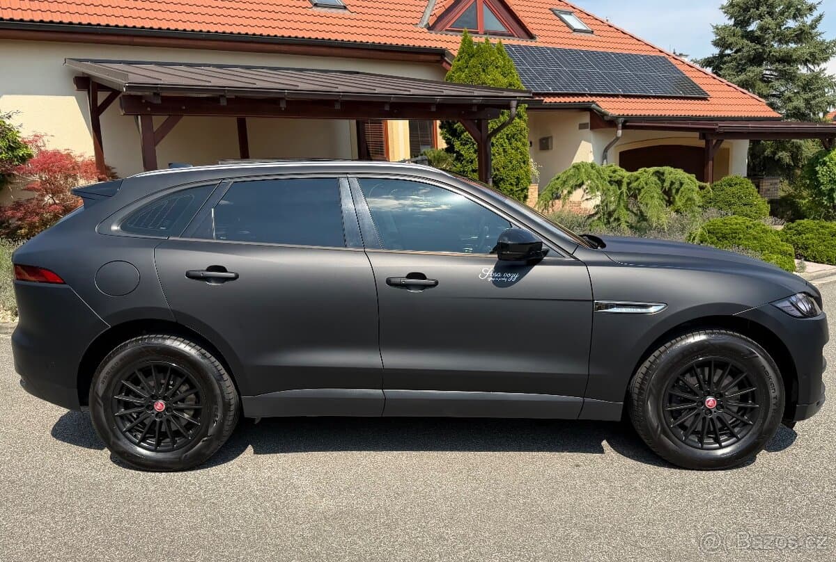 Jaguar F-PACE - 7