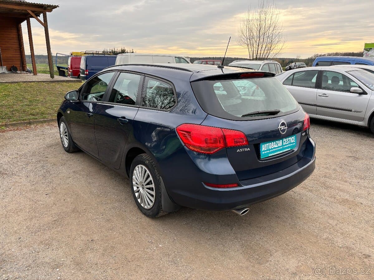 Opel ASTRA - 7