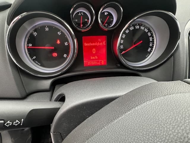2011 Opel ASTRA - 7