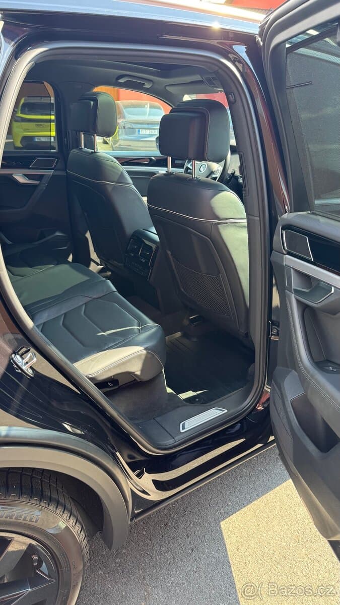 2019 Volkswagen TOUAREG - 7