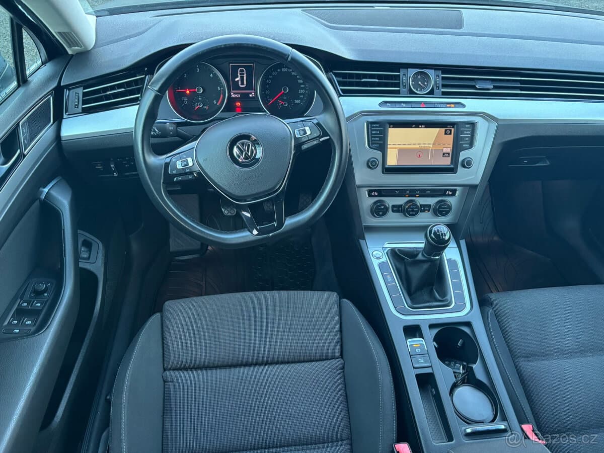 2016 Volkswagen PASSAT - 7