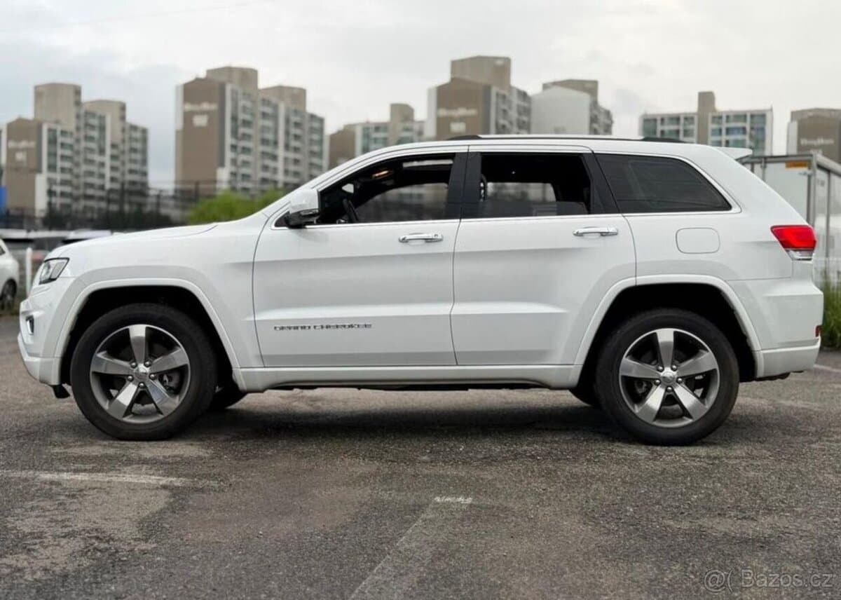 2017 Jeep CHEROKEE - 7