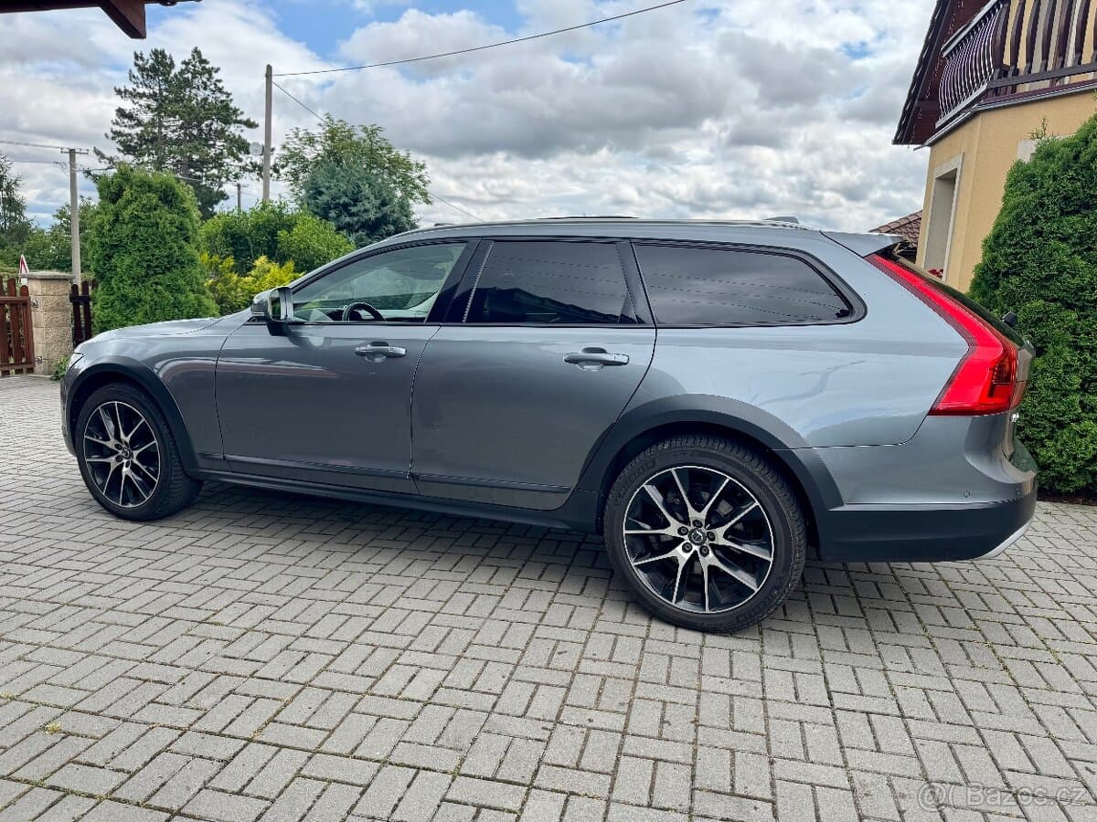 2017 Volvo V90 - 7