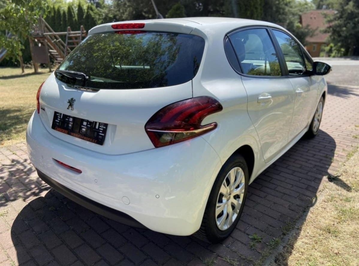 2015 Peugeot 208 - 7