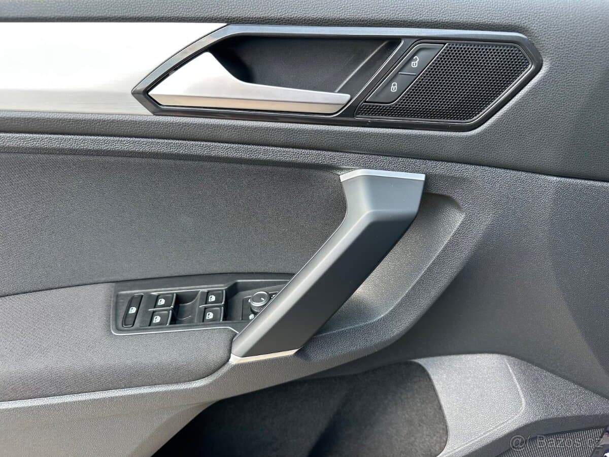 2017 Volkswagen TIGUAN - 7