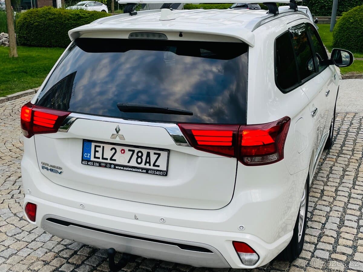 2020 Mitsubishi OUTLANDER - 7