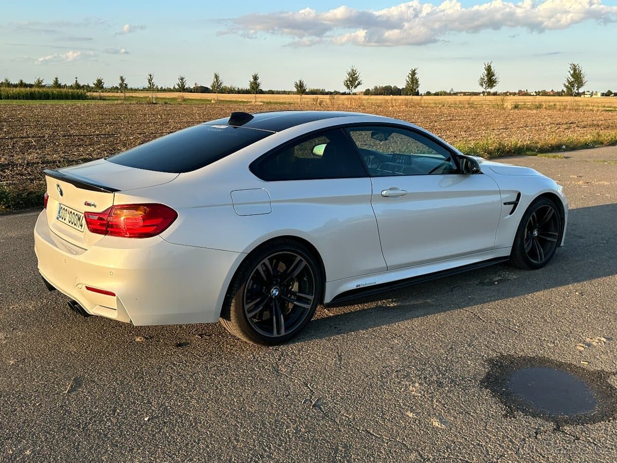 2016 BMW M4 - 7