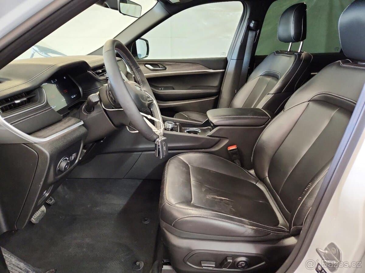 2025 Jeep CHEROKEE - 7