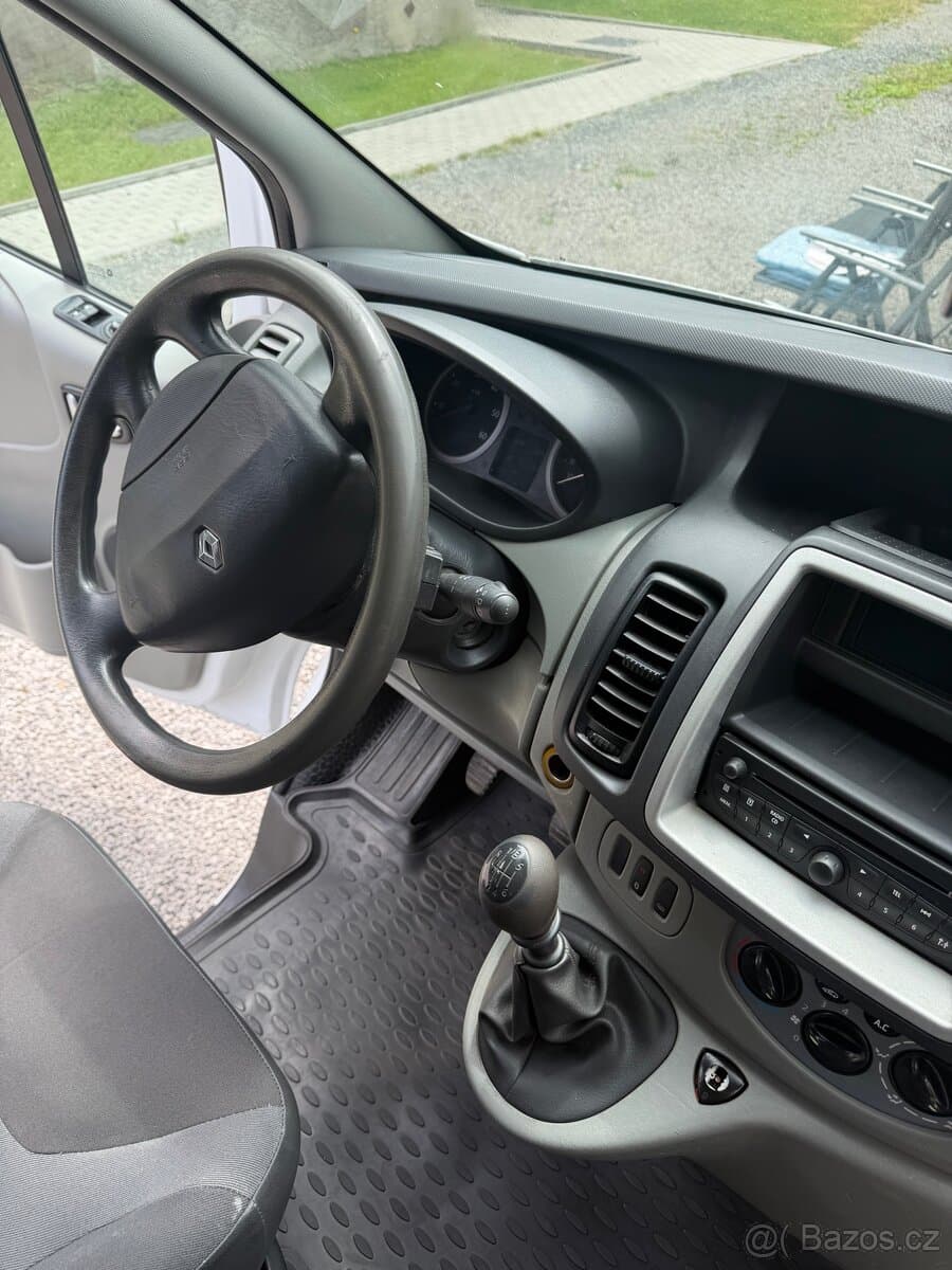 2011 Renault TRAFIC - 7