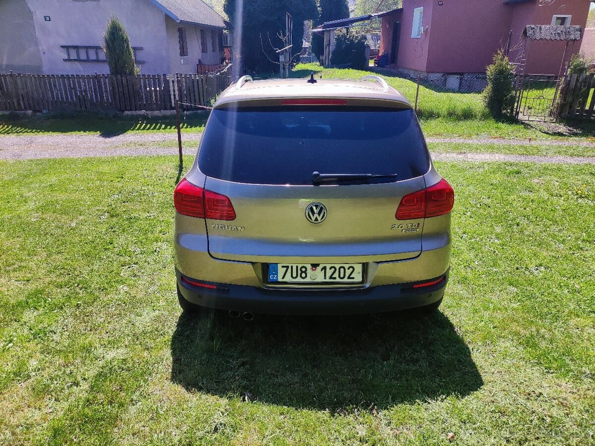 2011 Volkswagen TIGUAN - 7