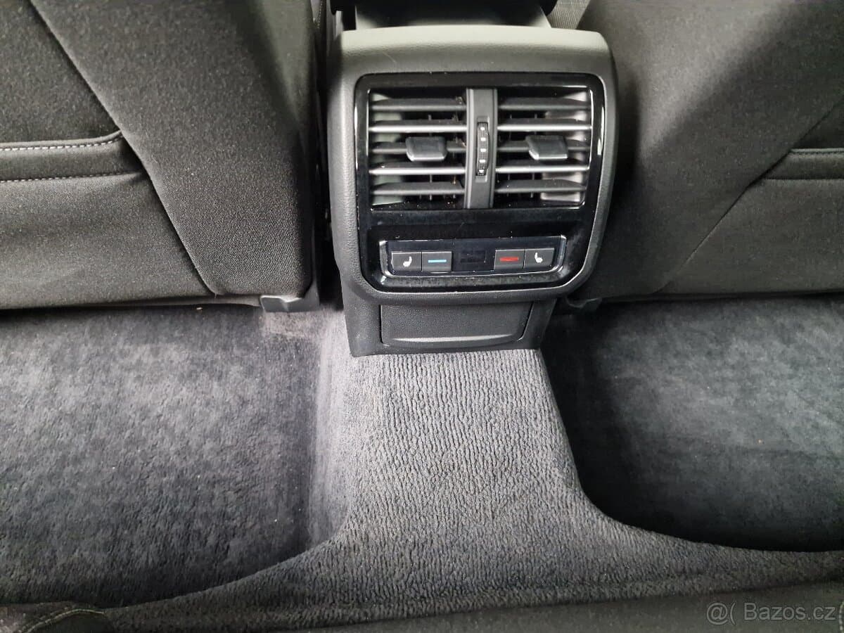 2016 Volkswagen PASSAT - 7