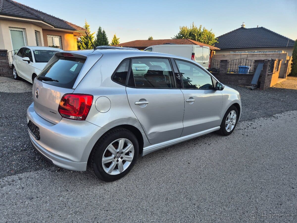 2011 Volkswagen POLO - 7