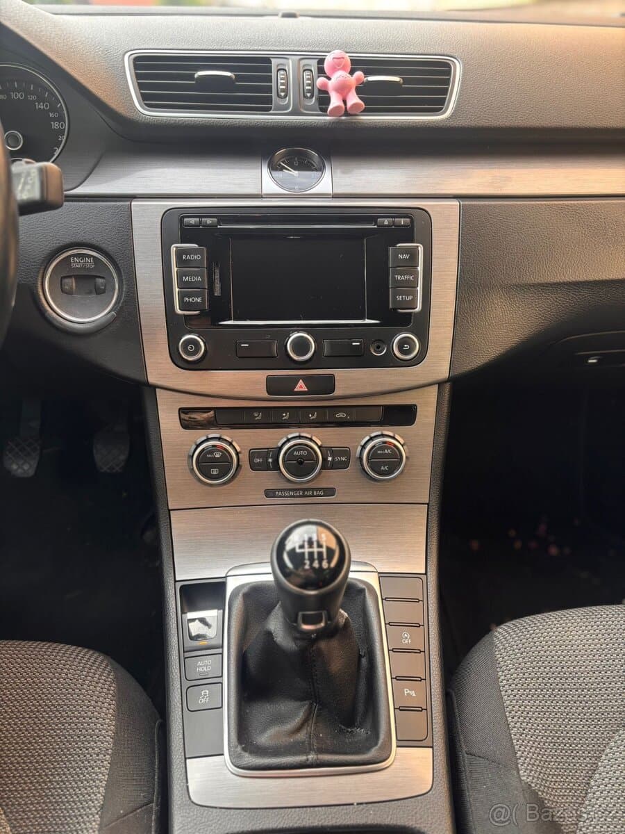 2012 Volkswagen PASSAT - 7