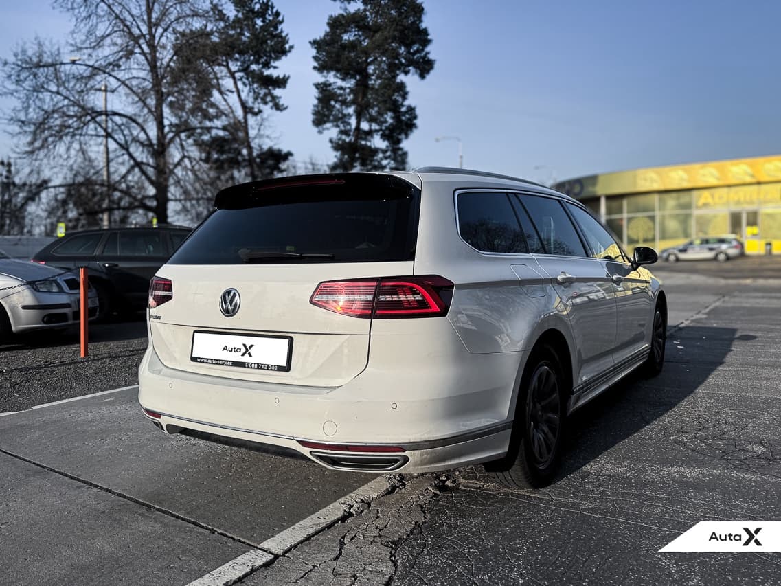 2019 Volkswagen PASSAT - 7