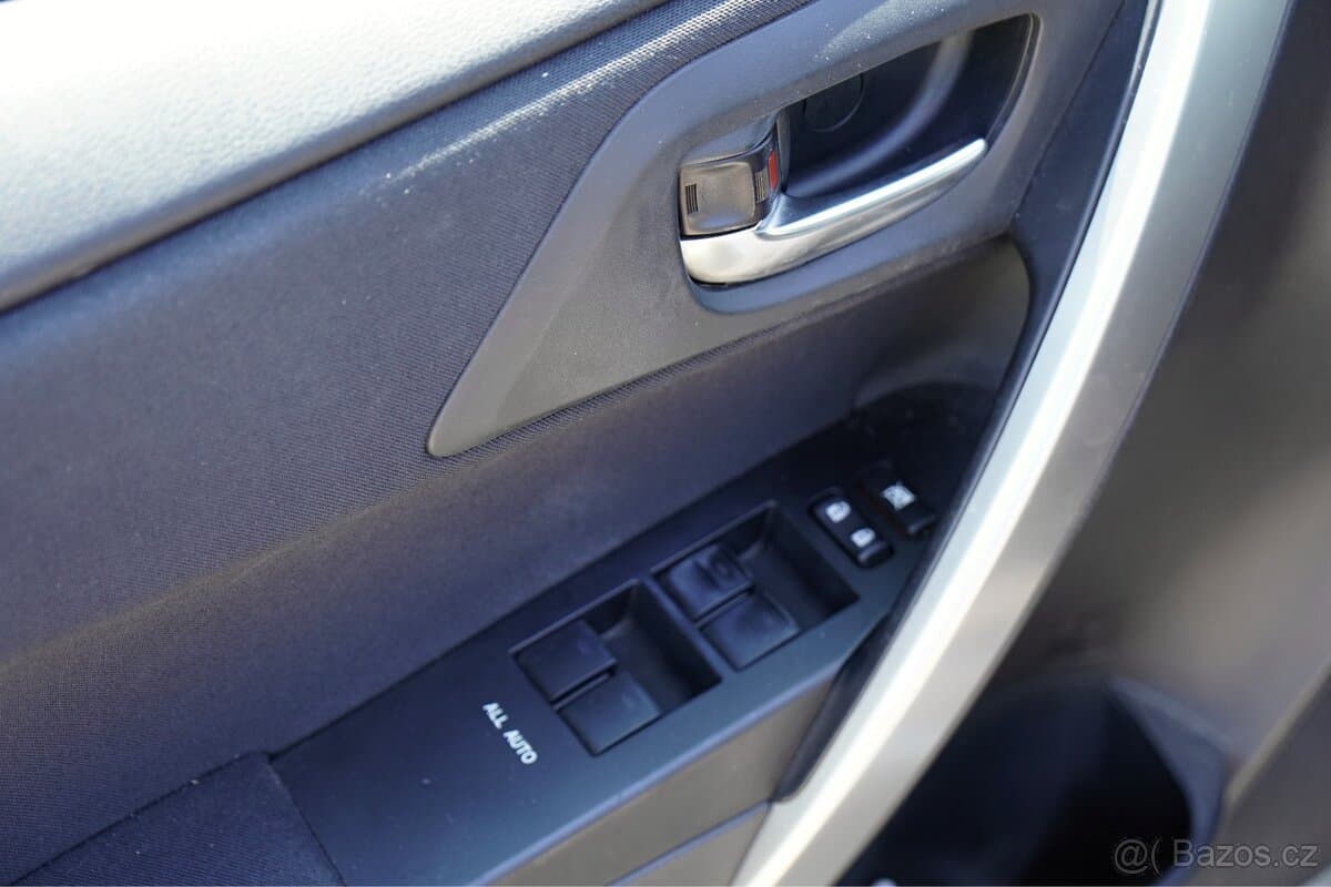 2014 Toyota AURIS - 7