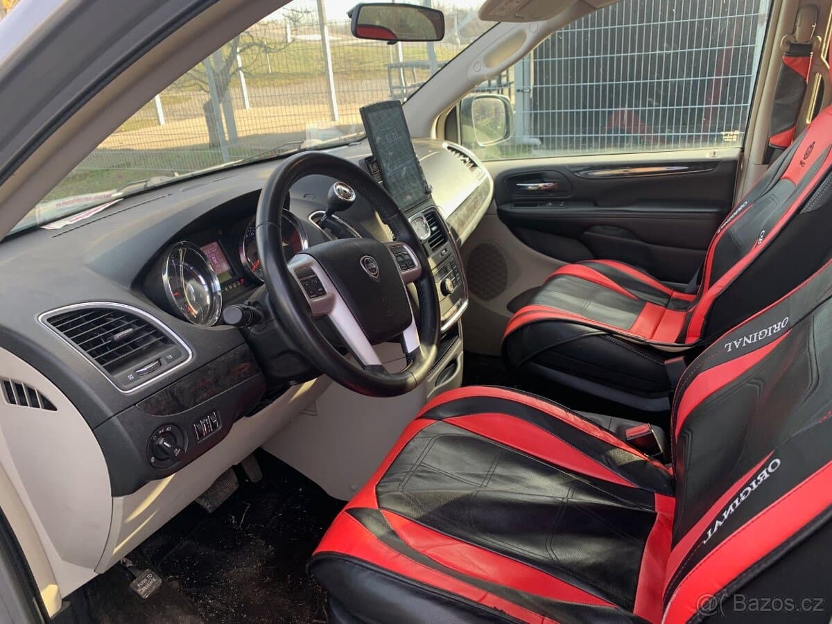 2013 Lancia VOYAGER - 7