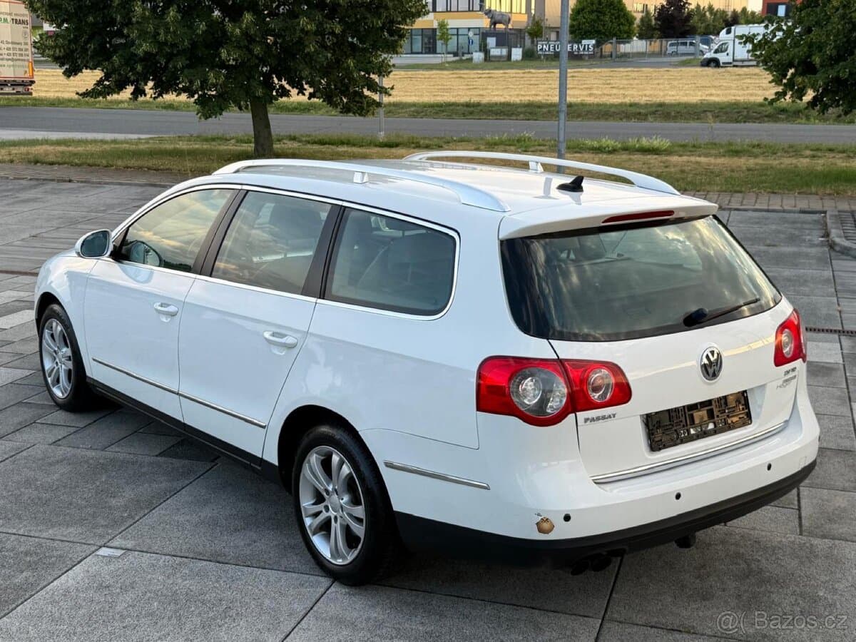 2010 Volkswagen PASSAT - 7