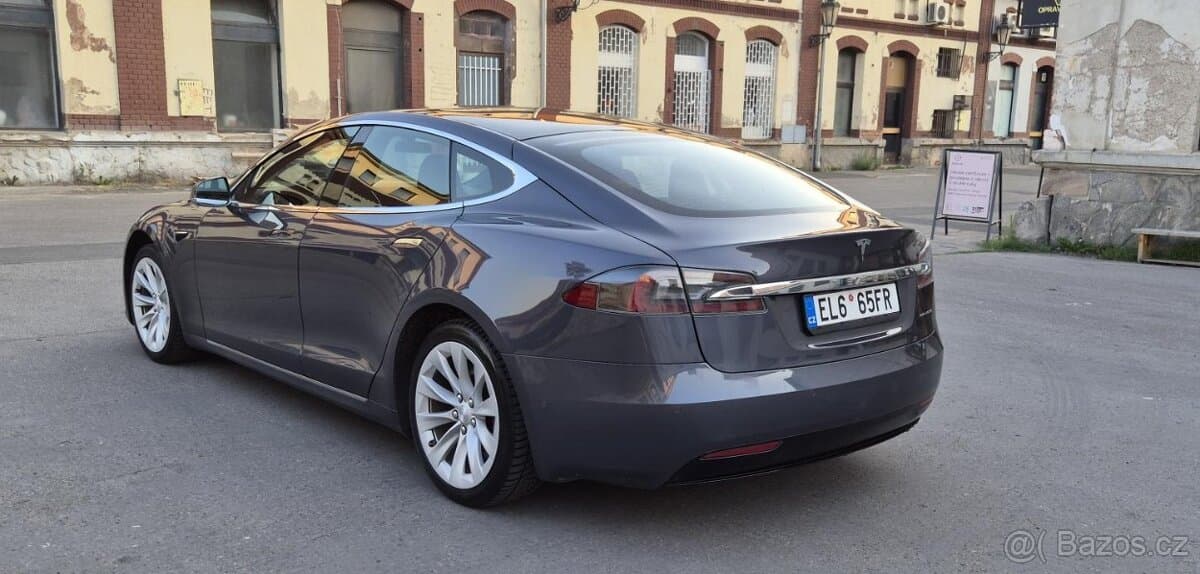 2020 Tesla MODEL S - 7