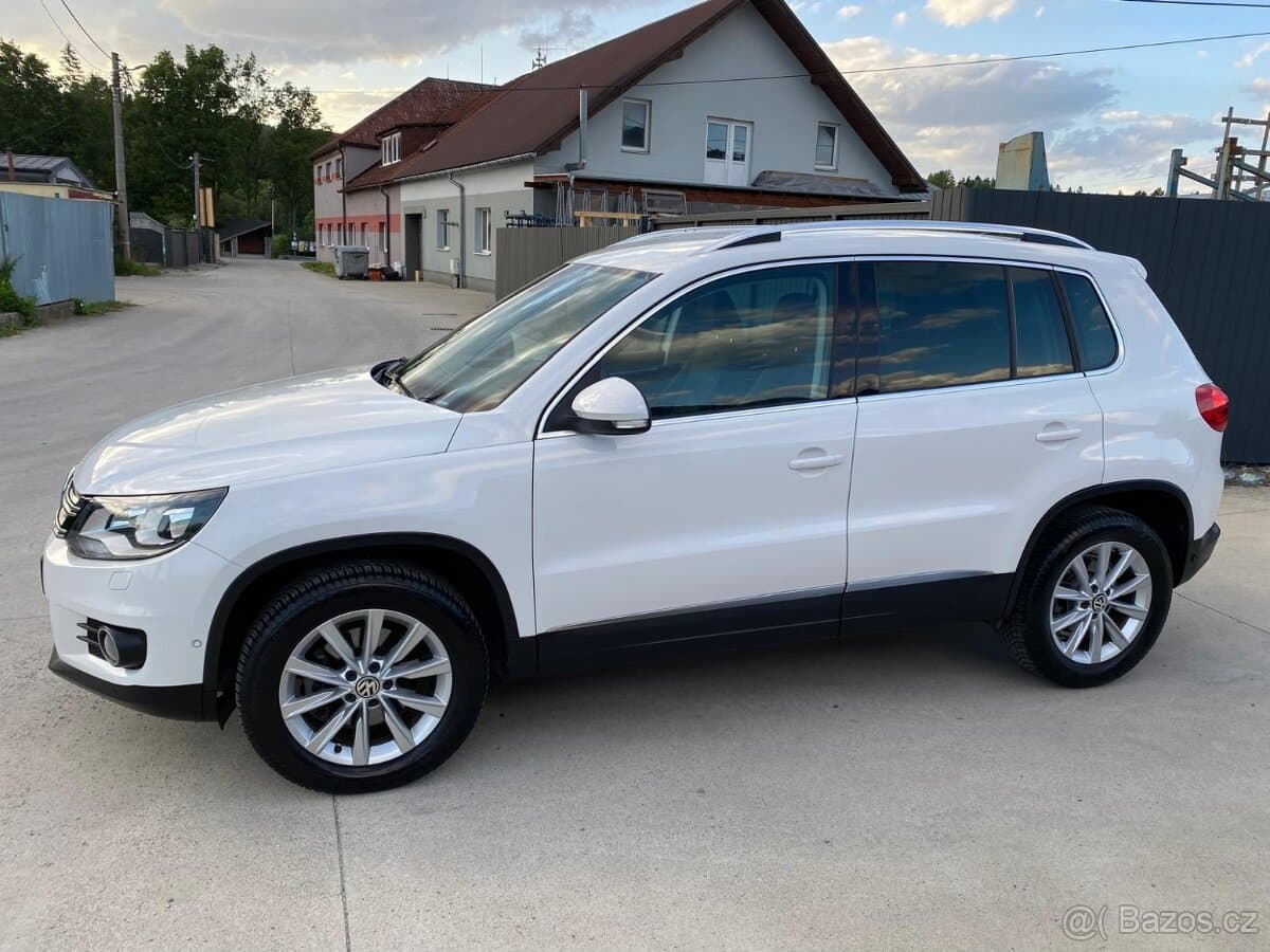 2012 Volkswagen TIGUAN - 7