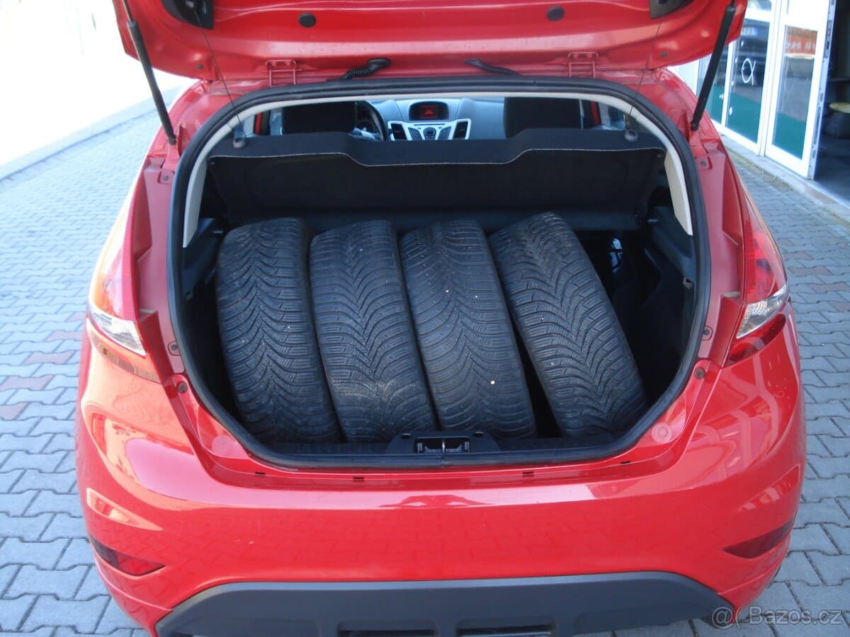 2009 Ford FIESTA - 7