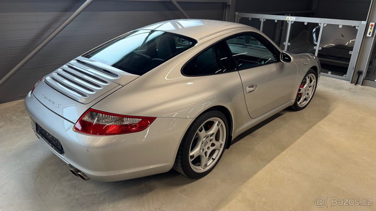 2005 Porsche 911 - 7