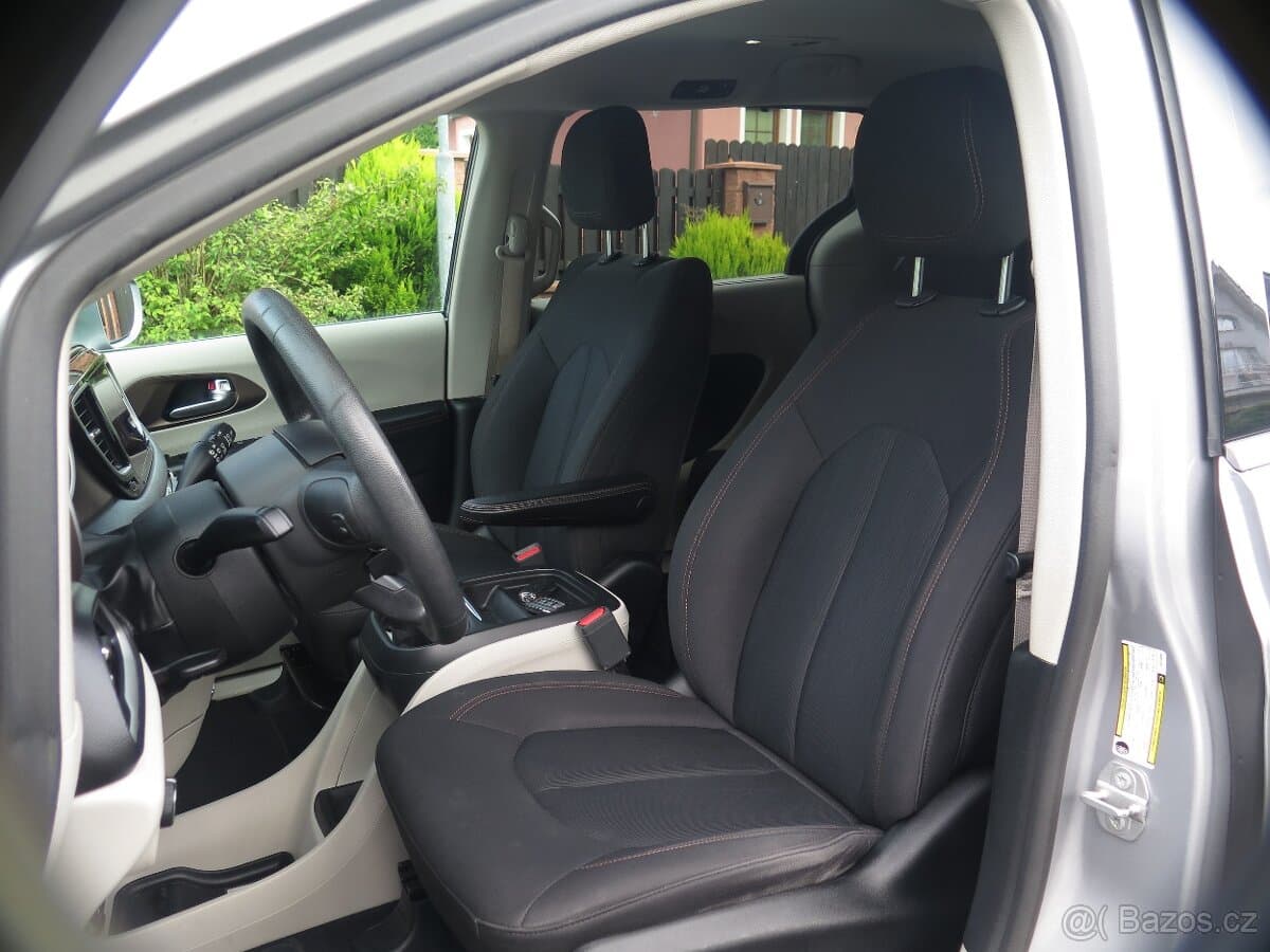 2018 Chrysler PACIFICA - 7