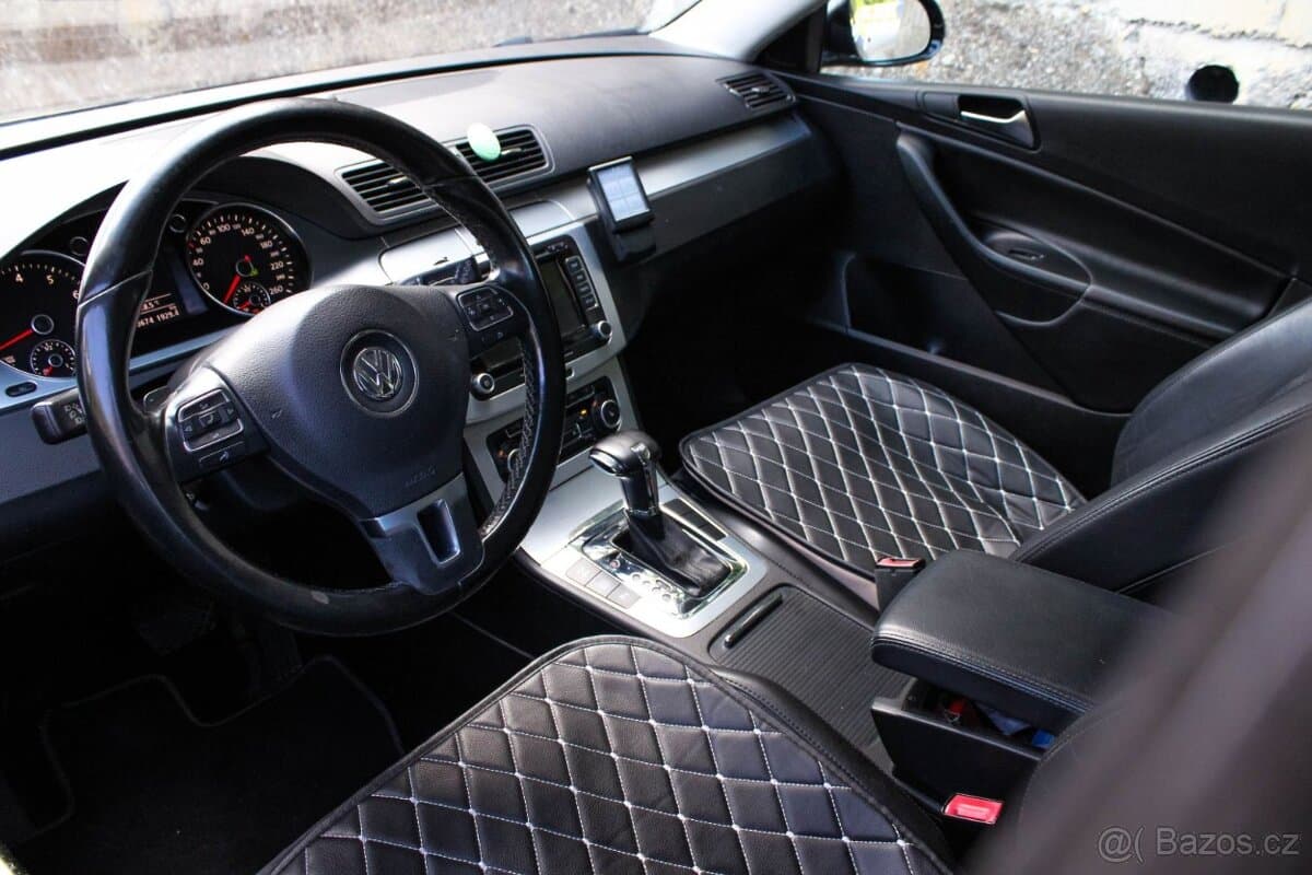 2010 Volkswagen PASSAT - 7