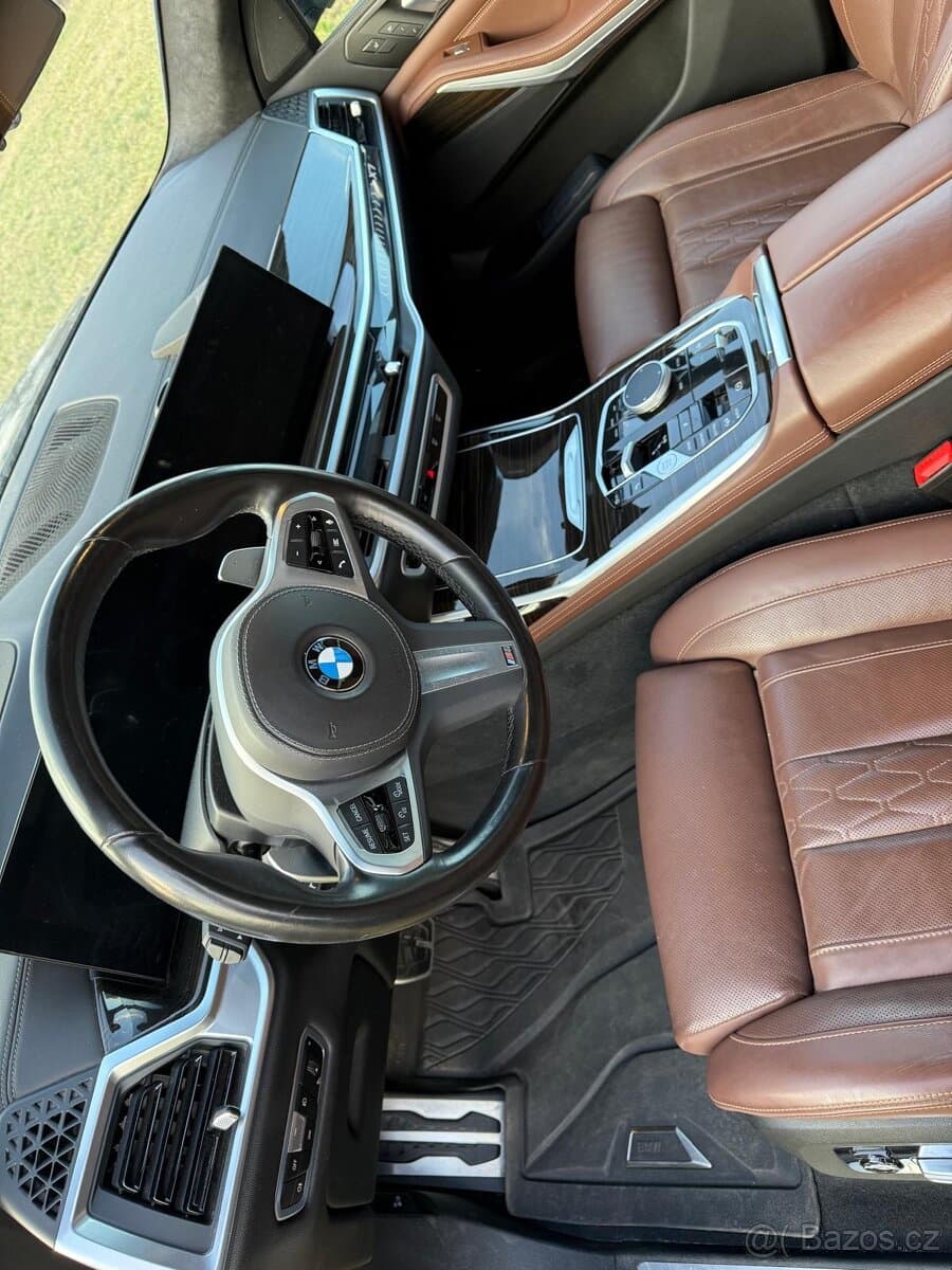 2023 BMW X7 - 7