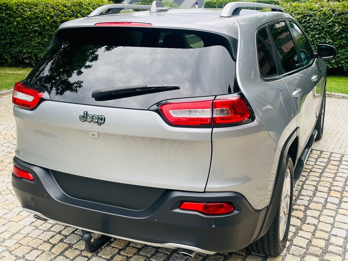 2014 Jeep CHEROKEE - 7