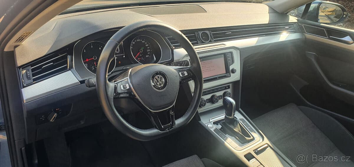 2016 Volkswagen PASSAT - 7
