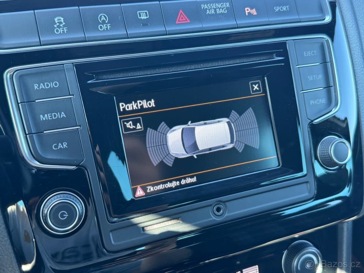 2015 Volkswagen POLO - 7