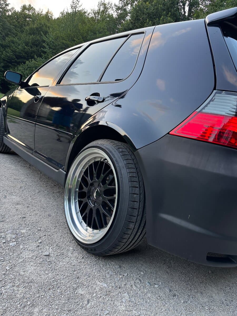 Volkswagen GOLF - 7