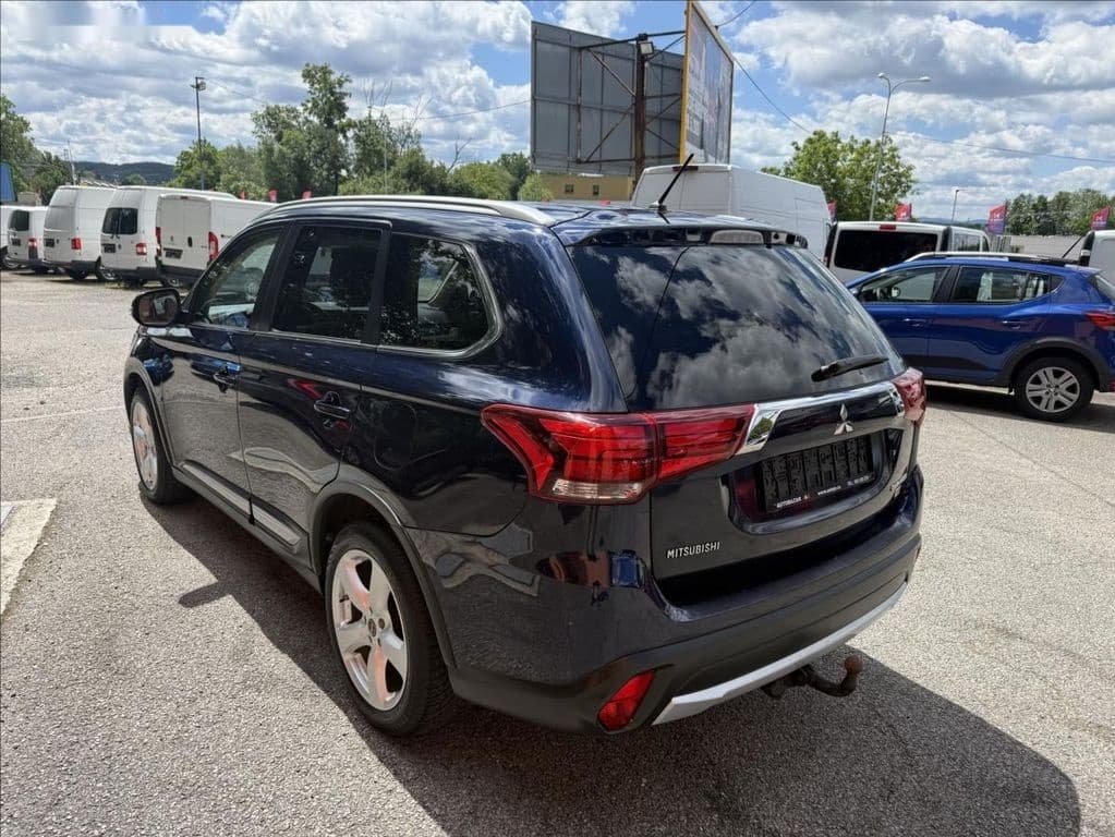 2016 Mitsubishi OUTLANDER - 7